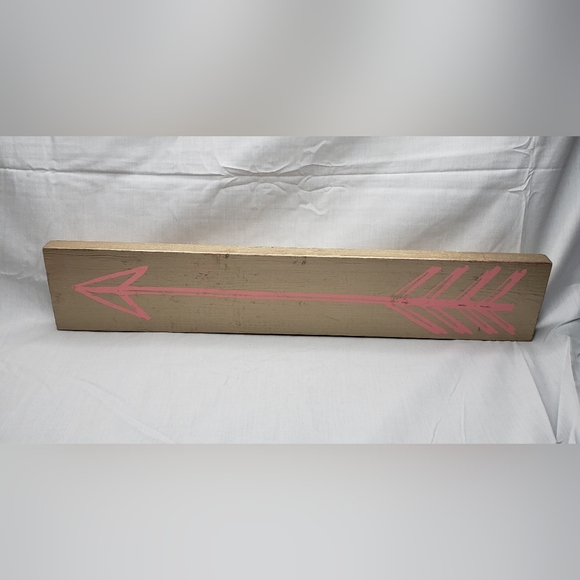 Large Pink Gold Arrow Sign 18 x 3.5 Inches Painted Wood Wedding Party Gathering - Picture 1 of 3